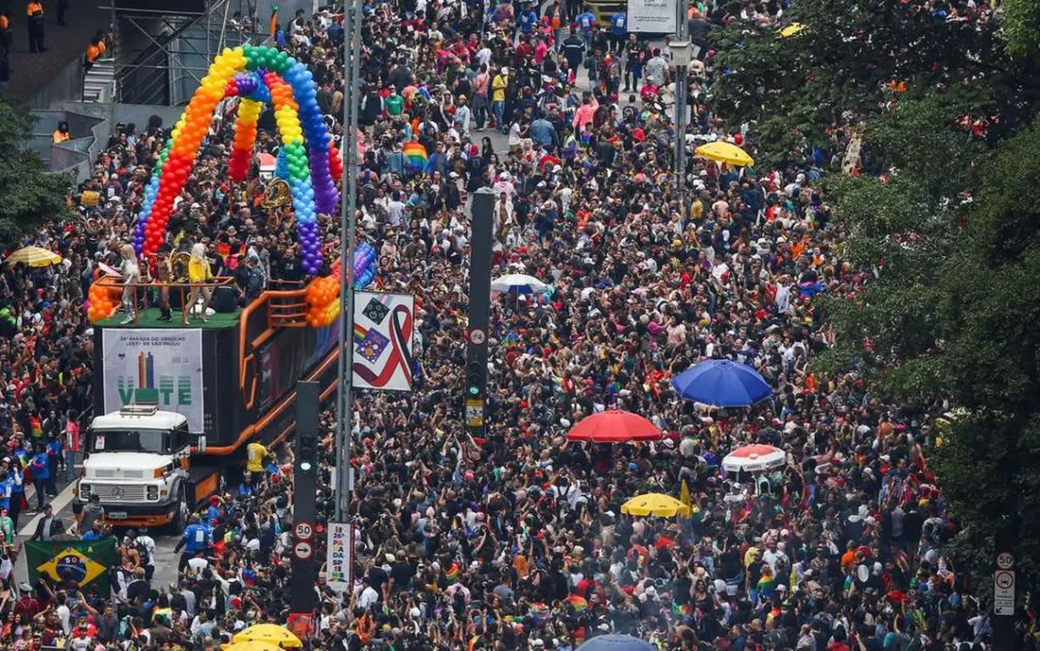 Parada Orgulho LGBT+, Parada Gay, Parada Diversidade;