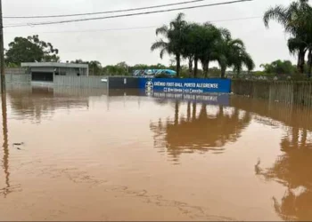 cheias, rediviva de, rios inundados;