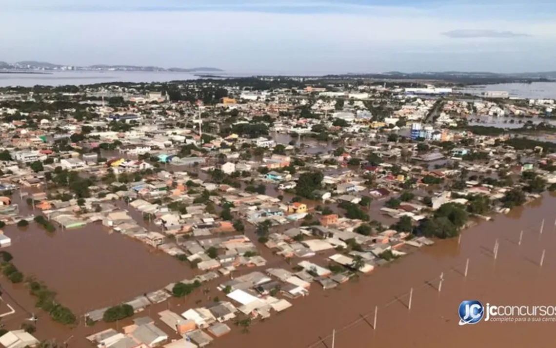 inundações, chuvas intensas;