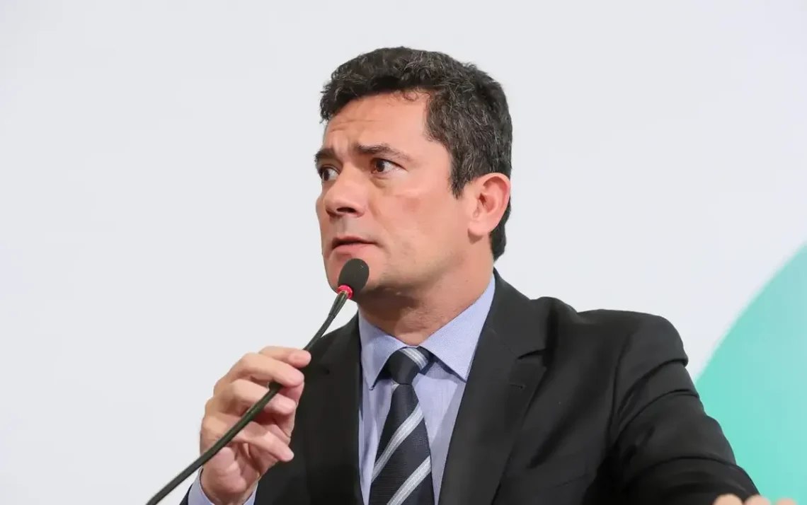 ex-juiz, Sérgio Moro, Moro, ministro, da Justiça, e da Segurança Pública;