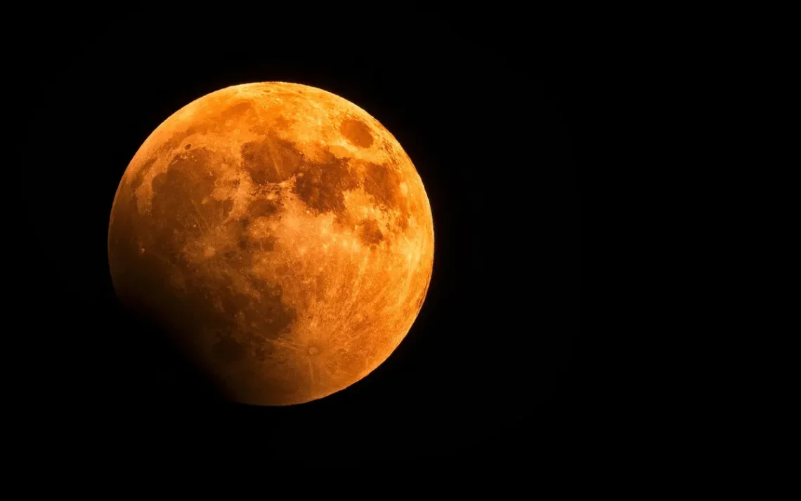 Lua, do Inverno, Lua, da Renovação, Lua, de Morango;