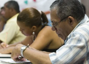 Pacto, Nacional pela, Superação do, Analfabetismo e, Qualificação da, Educação de, Jovens e, Adultos;