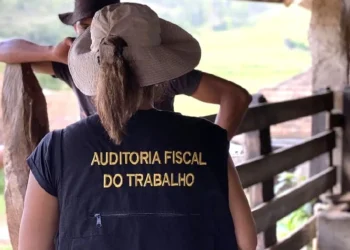 escravidão, trabalho, trabalho forçado, exploração;