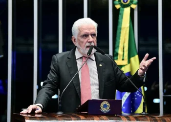 isenção, de impostos, redução, de tributos, alívio fiscal;