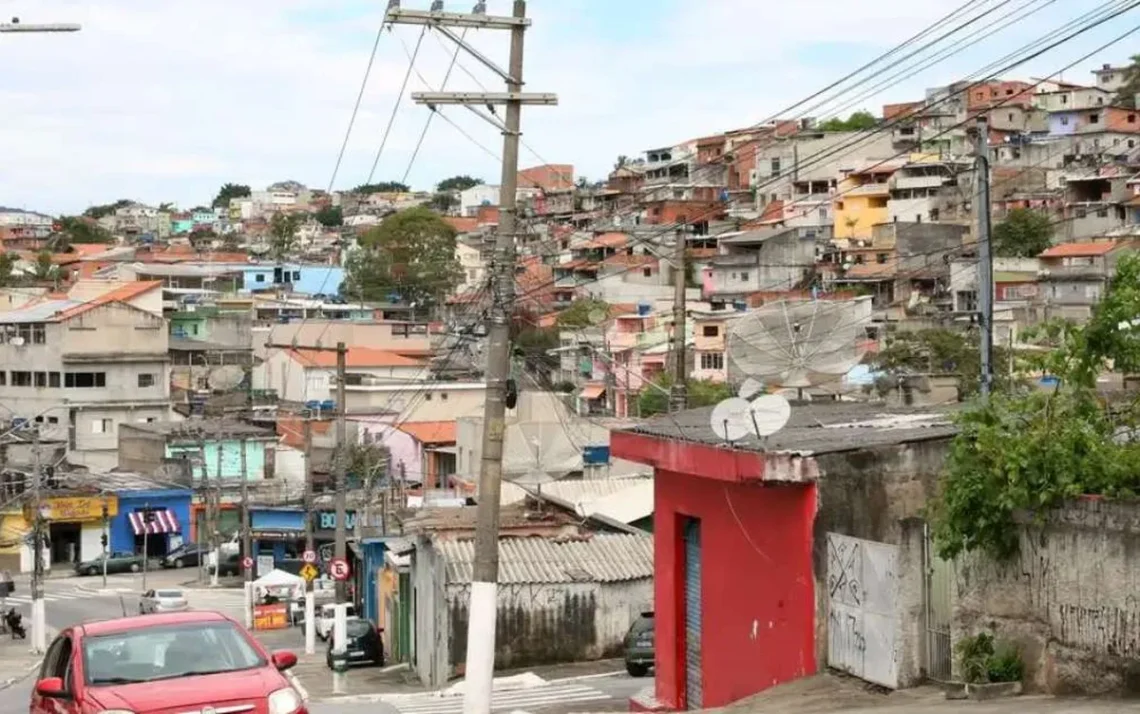 favela, quebrada, periferias;