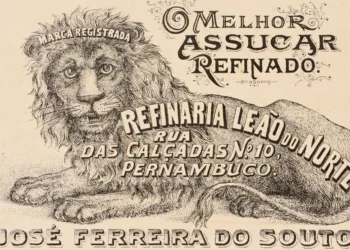 Registro de 1904. Primeira marca com “leão do Norte” encontrada pela pesquisadora na Junta Comercial de Pernambuco. Foto: Reprodução Casa Leão, de 1939, vende produtos de caça e pesca pelo filho do fundador, que faz questão de esclarecer “não é do Sport”. Foto: Divulgação A pesquisadora Gisela Abad, que pesquisou a trajetória do “leão do Norte” em marcas e rótulos comerciais. Foto: Divulgação O rótulo da padaria, de 1904, quase não foi aprovado porque havia o da refinaria, do mesmo ano. Foto: Reprodução Neste rótulo de sabão, de 1907, o leão aparece amistoso. A imagem foi se suavizando ao longo das décadas. Foto: Reprodução - Todos os direitos: @ Terra