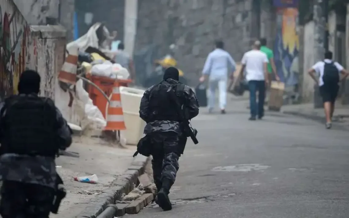 guerra às drogas, proibição das drogas, repressão às drogas;