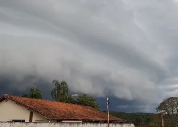 nuvem de prateleira, tempestade, temporal;